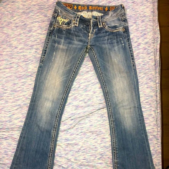Woman’s Rock Revival jeans size 24 color blue jeans - Picture 2 of 4